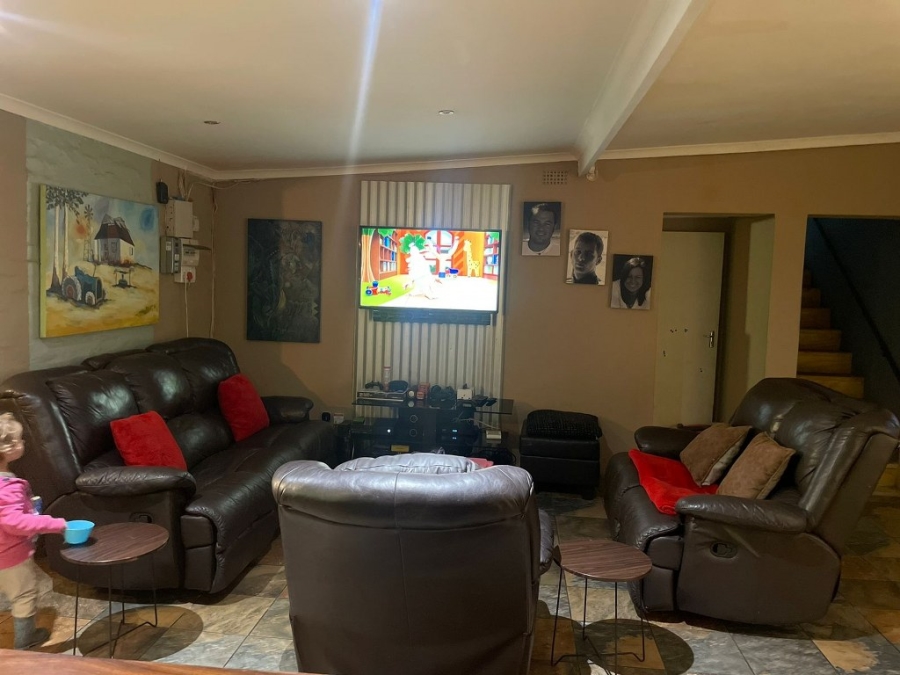 2 Bedroom Property for Sale in Kleinmond Western Cape